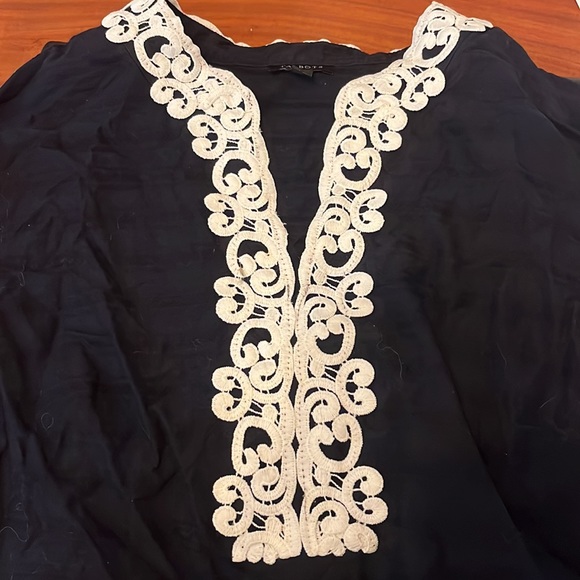 ⭐️ Bogo ⭐️🎈Talbots S long sleeves white lace trim black top blouse - Picture 5 of 9